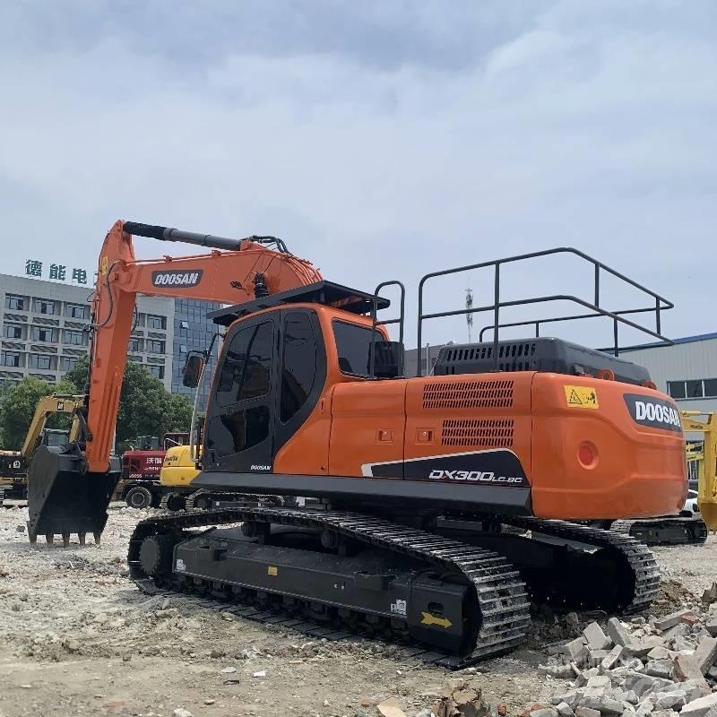Doosan DX 300 Lánctalpas kotrók