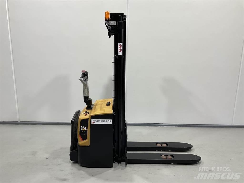CAT NSP16N2R Elektromos gyalogkíséretű targoncák