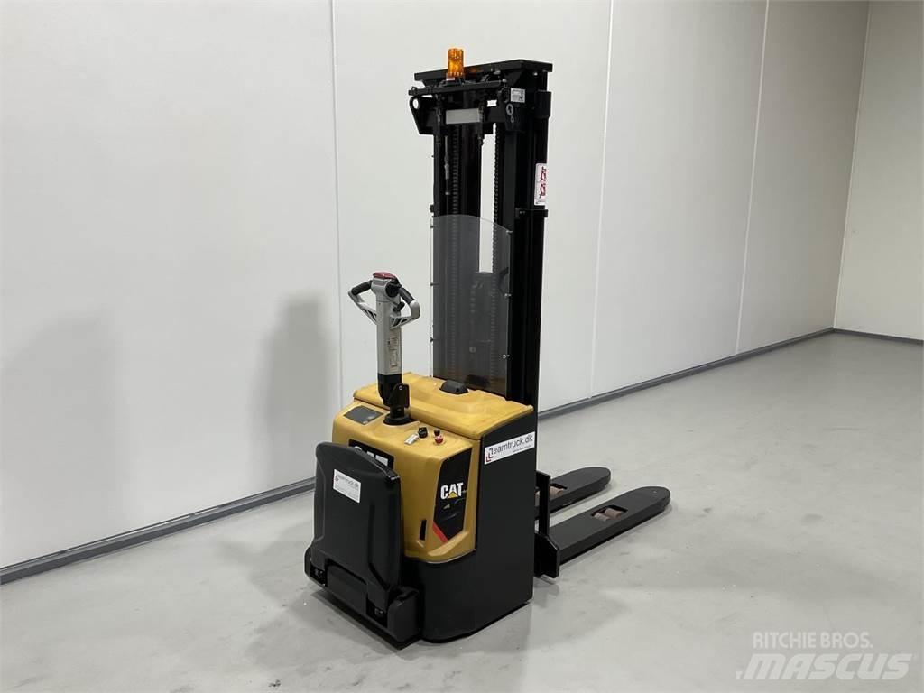 CAT NSP16N2R Elektromos gyalogkíséretű targoncák