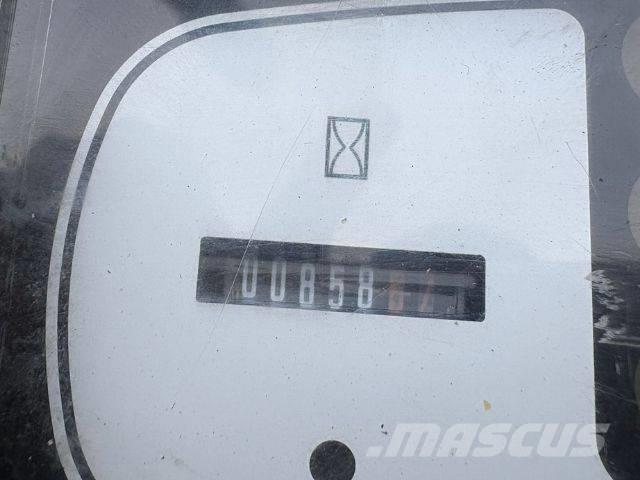 Komatsu PC 14 R-3HS Mini kotrók < 7t