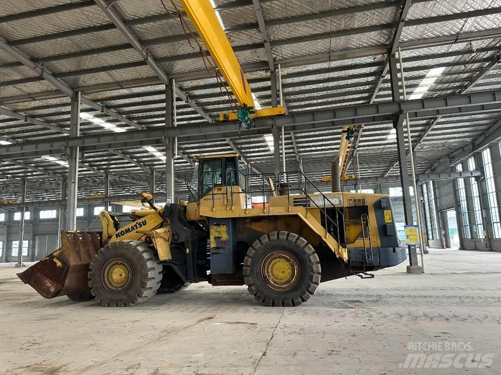 Komatsu WA 600 Gumikerekes homlokrakodók