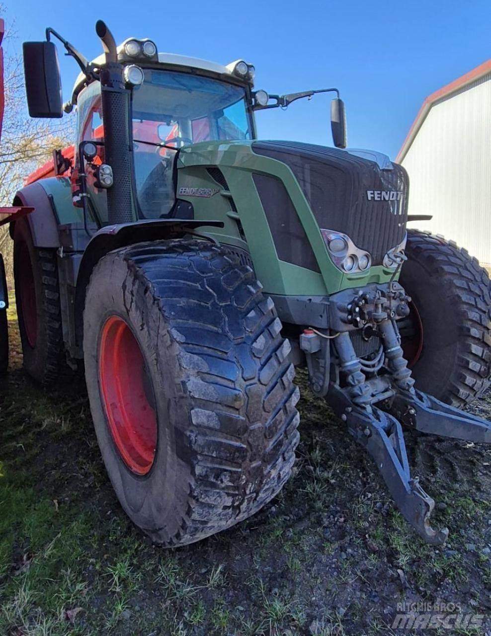 Fendt 828 Vario Traktorok