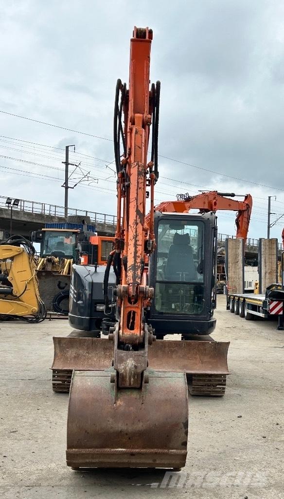 Hitachi Zaxis 85 USB Közepes (midi) kotrók 7 t - 12 t