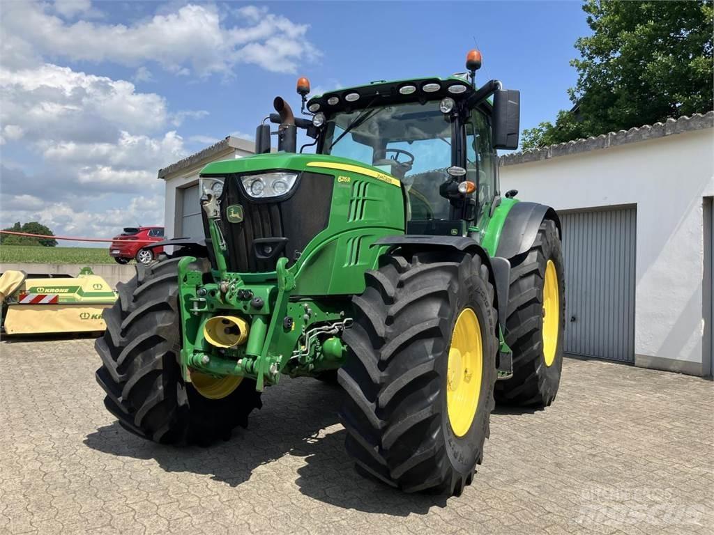 John Deere 6215R Traktorok