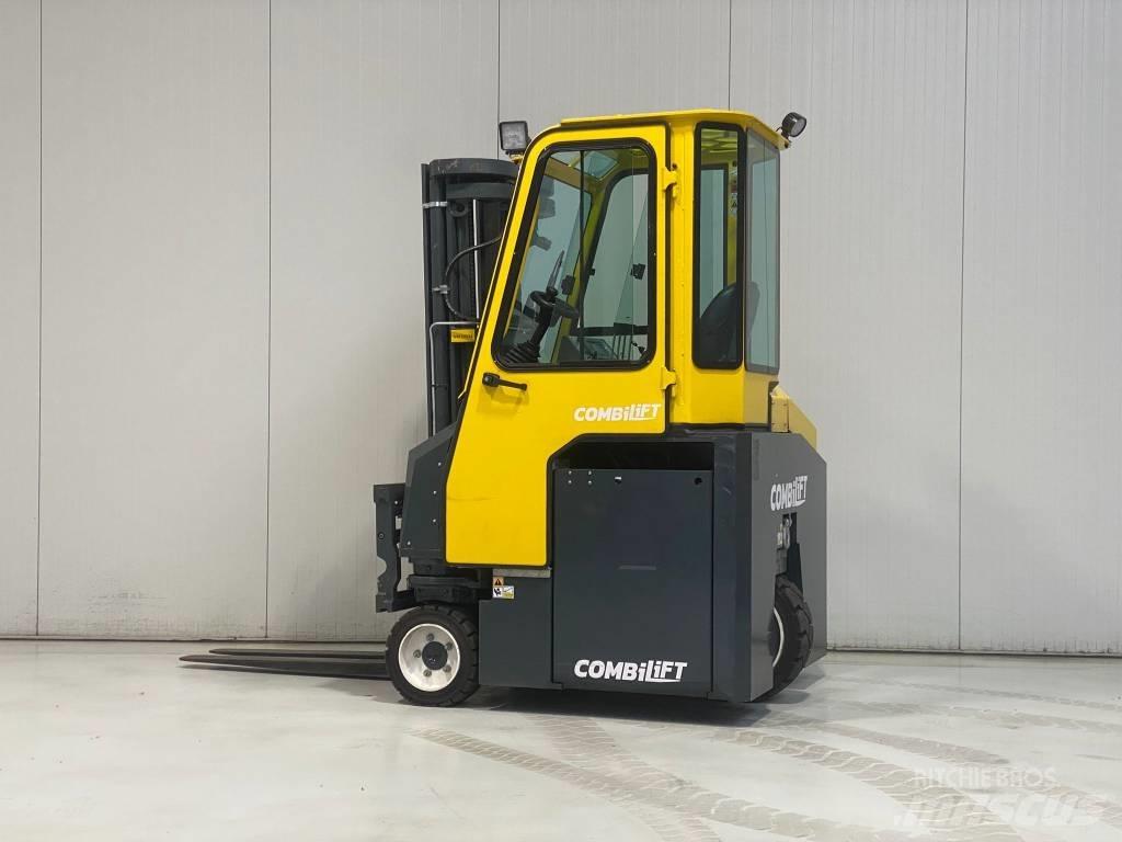 Combilift CBE2500 Tolóoszlopos négyutas targonca
