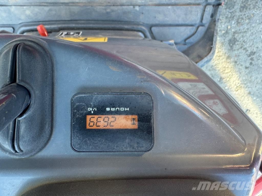 Yanmar SV08 (1E826) Mini kotrók < 7t