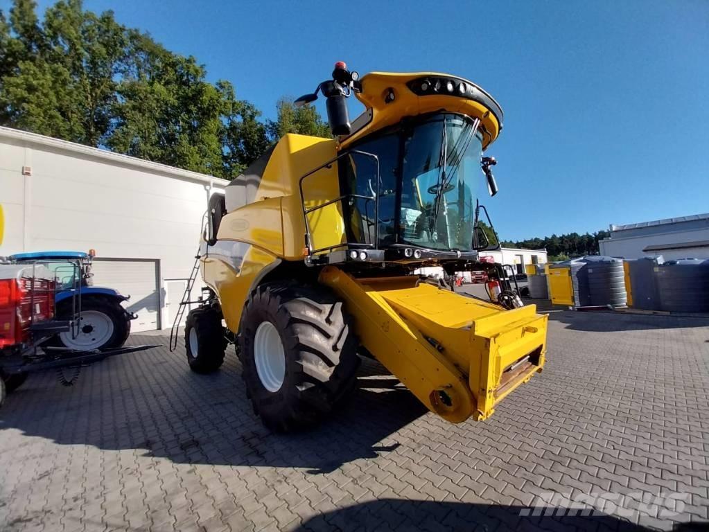 New Holland CX 8.90 Kombájnok