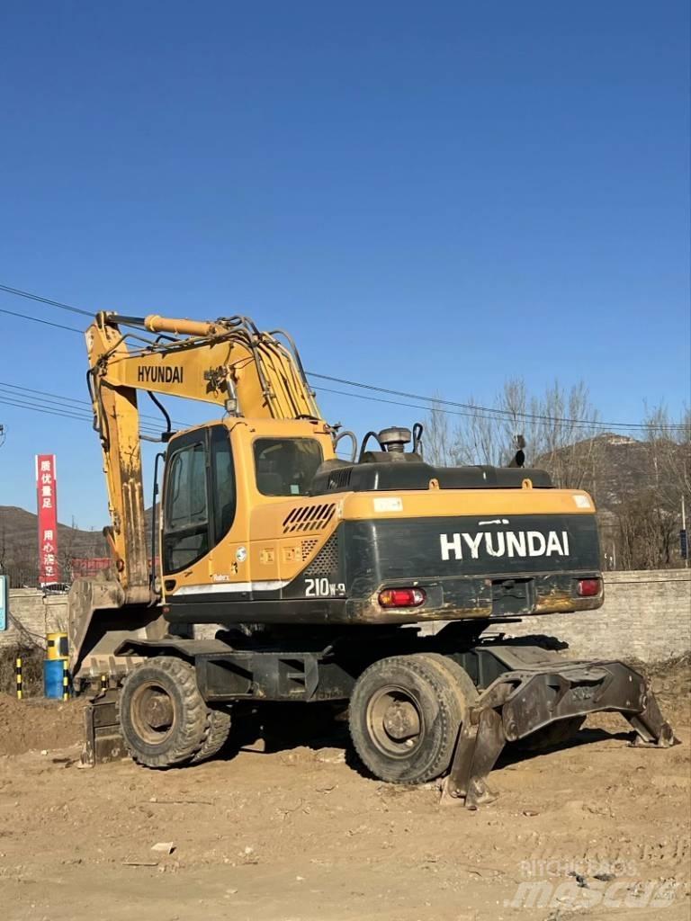 Hyundai R210W-9 Gumikerekes kotrók