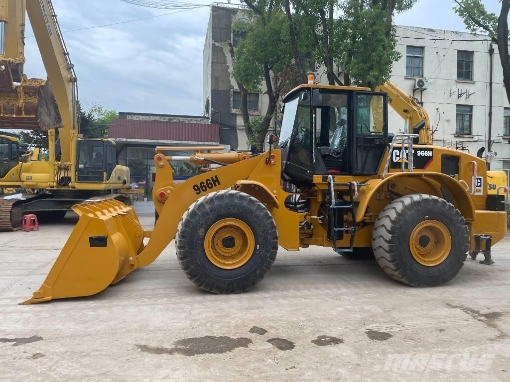 CAT 966H Gumikerekes homlokrakodók