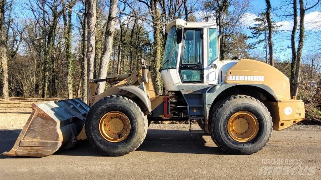 Liebherr L 534 Gumikerekes homlokrakodók