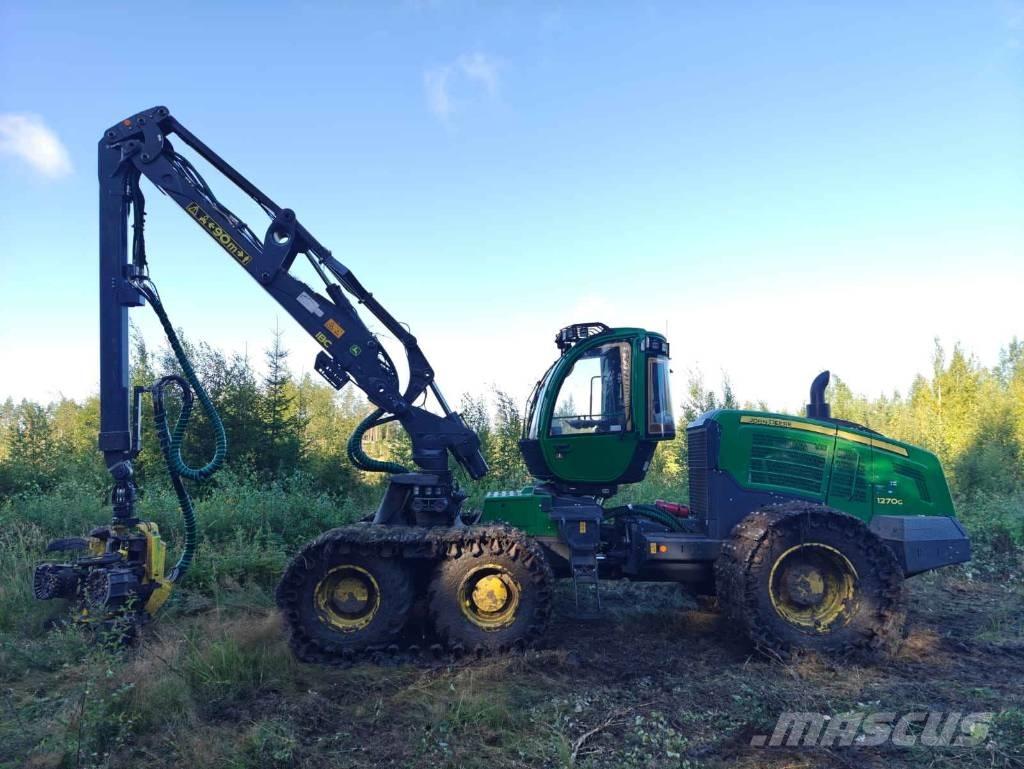 John Deere 1270 G Betakarítók