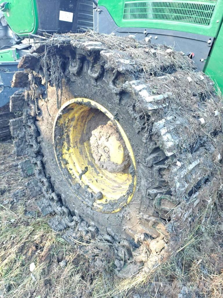 John Deere 1270 G Betakarítók