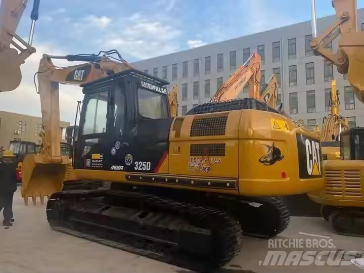CAT CAT325D Közepes (midi) kotrók 7 t - 12 t