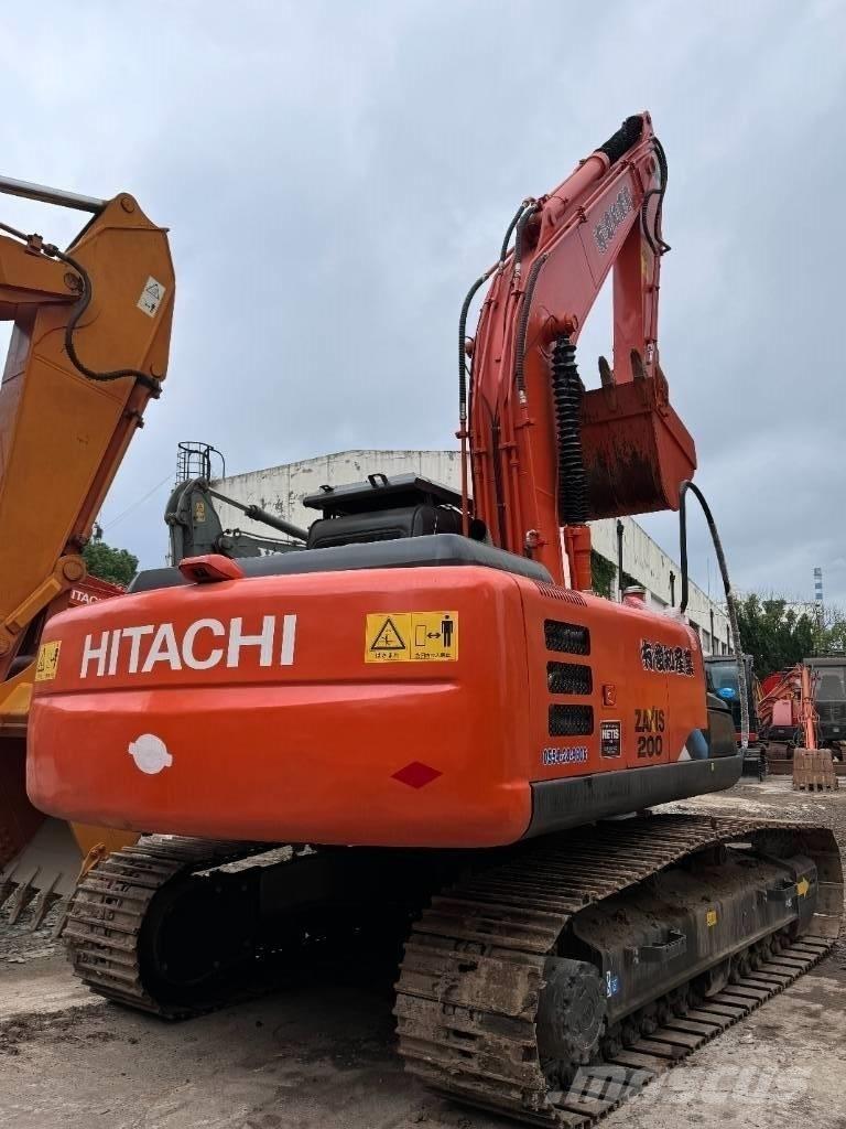 Hitachi ZX 200 Lánctalpas kotrók