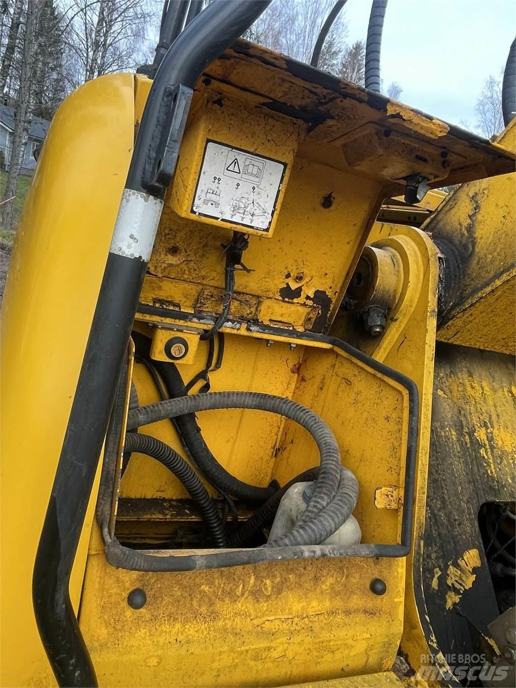 JCB JS 200 LC Lánctalpas kotrók