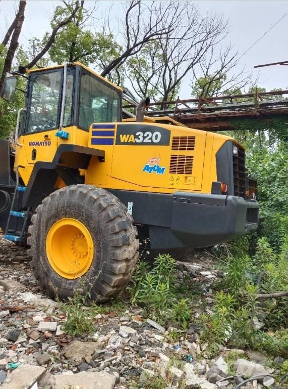 Komatsu WA 320-5 Gumikerekes homlokrakodók