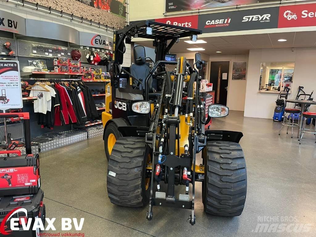 JCB 403 Plus Gumikerekes homlokrakodók