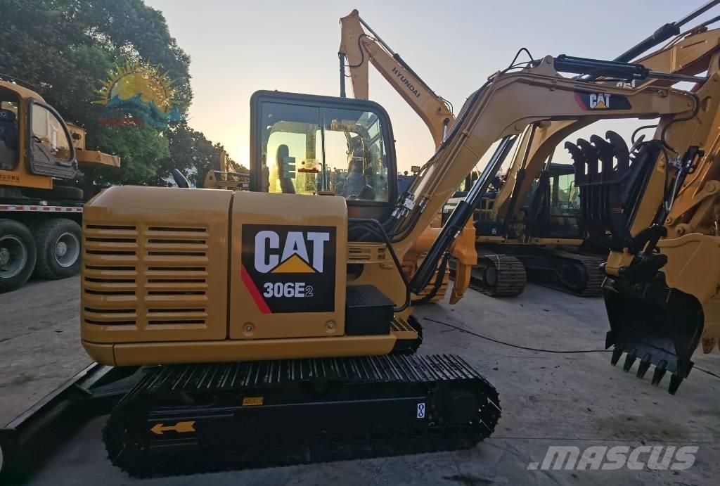CAT 306e2 Mini kotrók < 7t