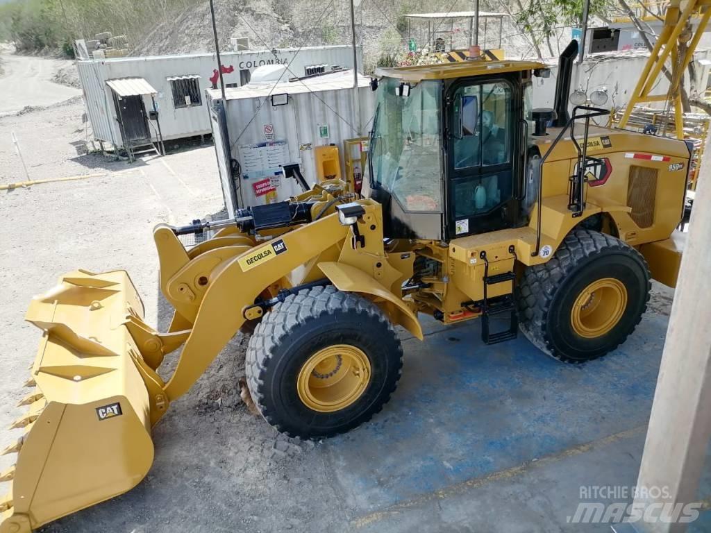CAT 950 GC Gumikerekes homlokrakodók