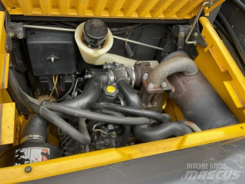 New Holland L 170 Kompaktrakodók