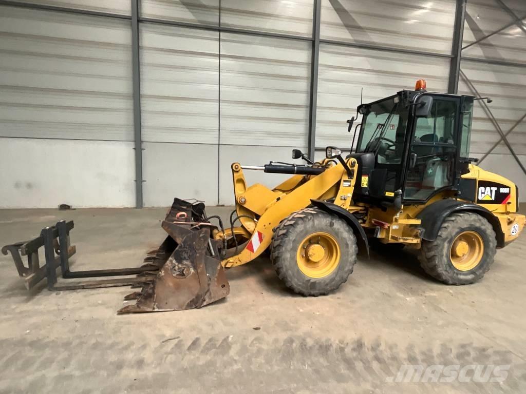 CAT 908 H 2 Gumikerekes homlokrakodók