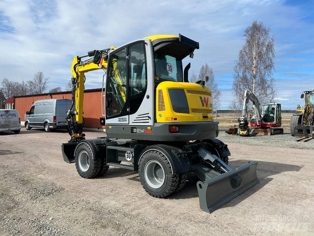 Wacker Neuson EW65 Gumikerekes kotrók