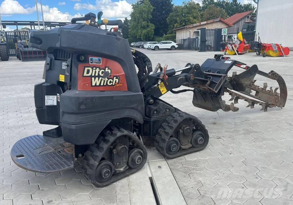 Ditch Witch R300 Lánctalpas dömperek