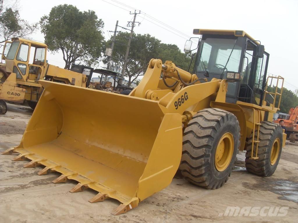 CAT 966 G Gumikerekes homlokrakodók