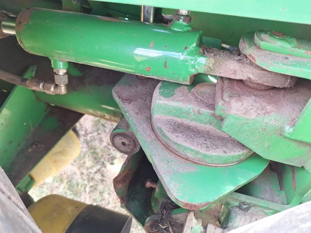 John Deere 328 Öntöző Kaszák