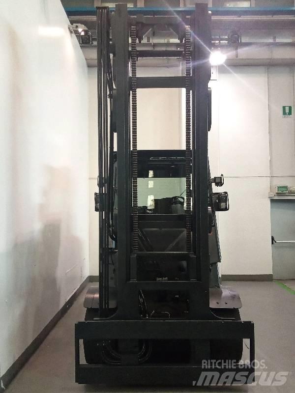 Linde E 80 Elektromos targoncák