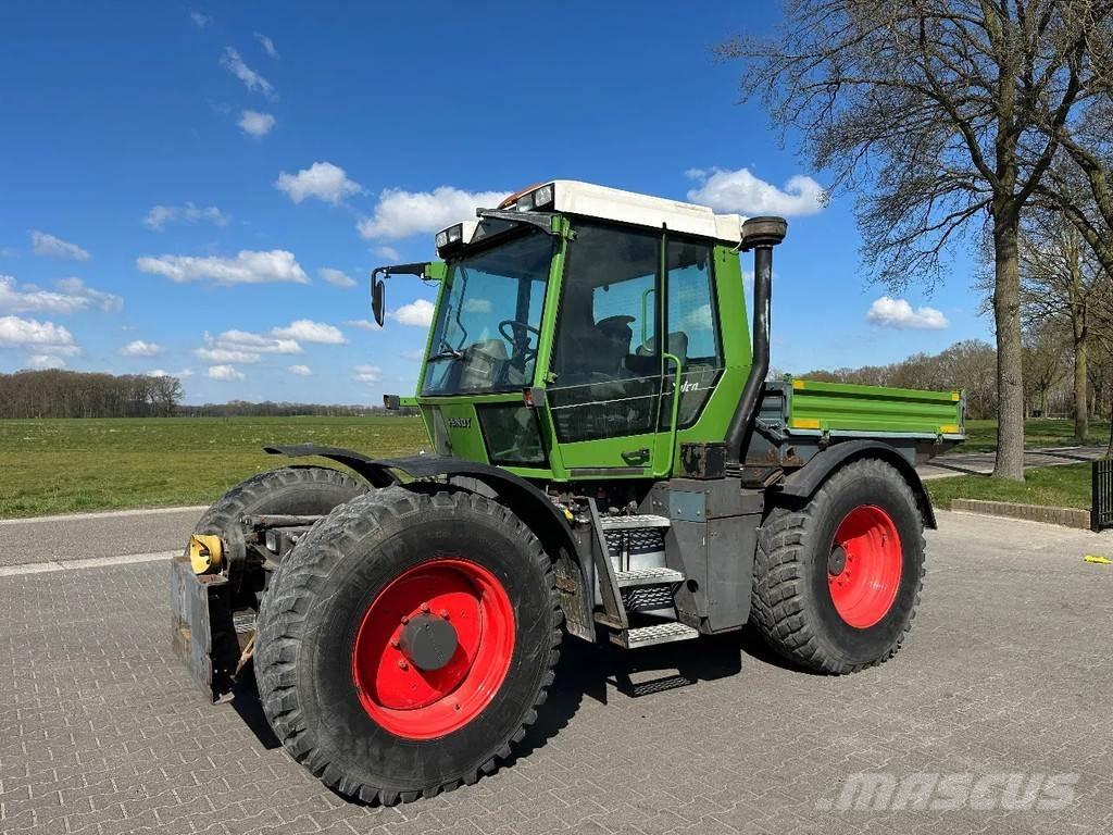 Fendt Xylon 520 Traktorok
