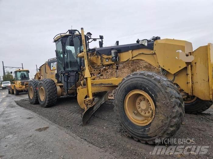 CAT 14M Gréderek