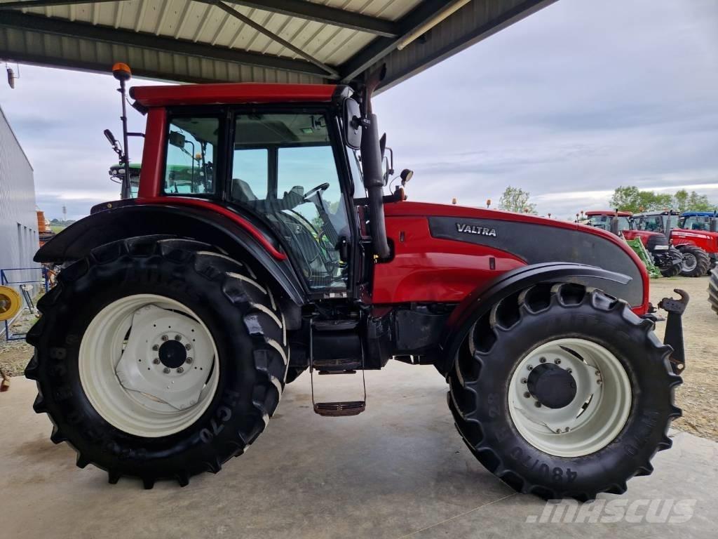 Valtra T 171 Traktorok