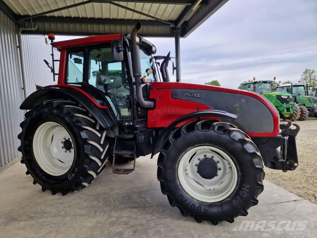 Valtra T 171 Traktorok