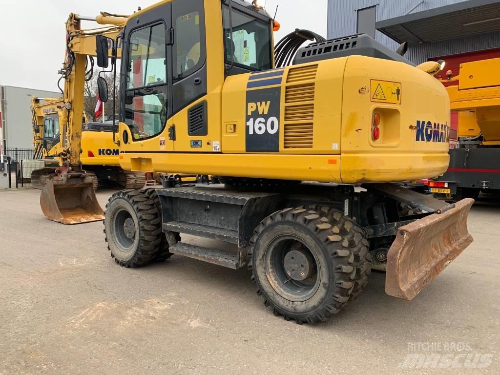 Komatsu PW 160 Gumikerekes kotrók