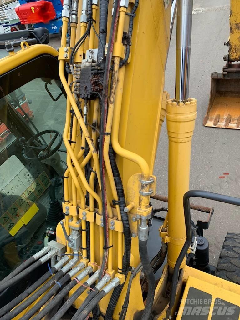 Komatsu PW 160 Gumikerekes kotrók
