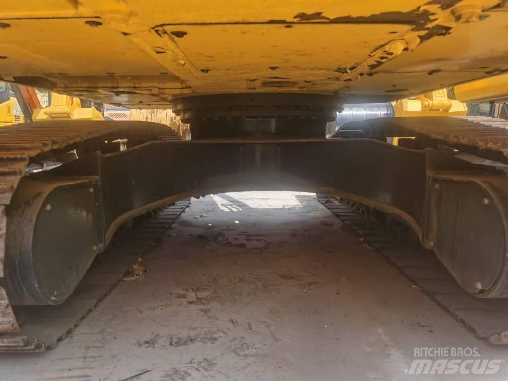 Komatsu PC 200 Lánctalpas kotrók