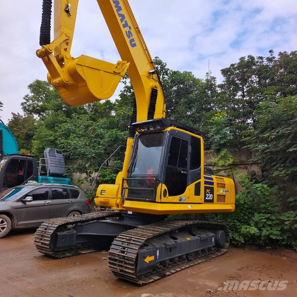Komatsu PC 220 Lánctalpas kotrók