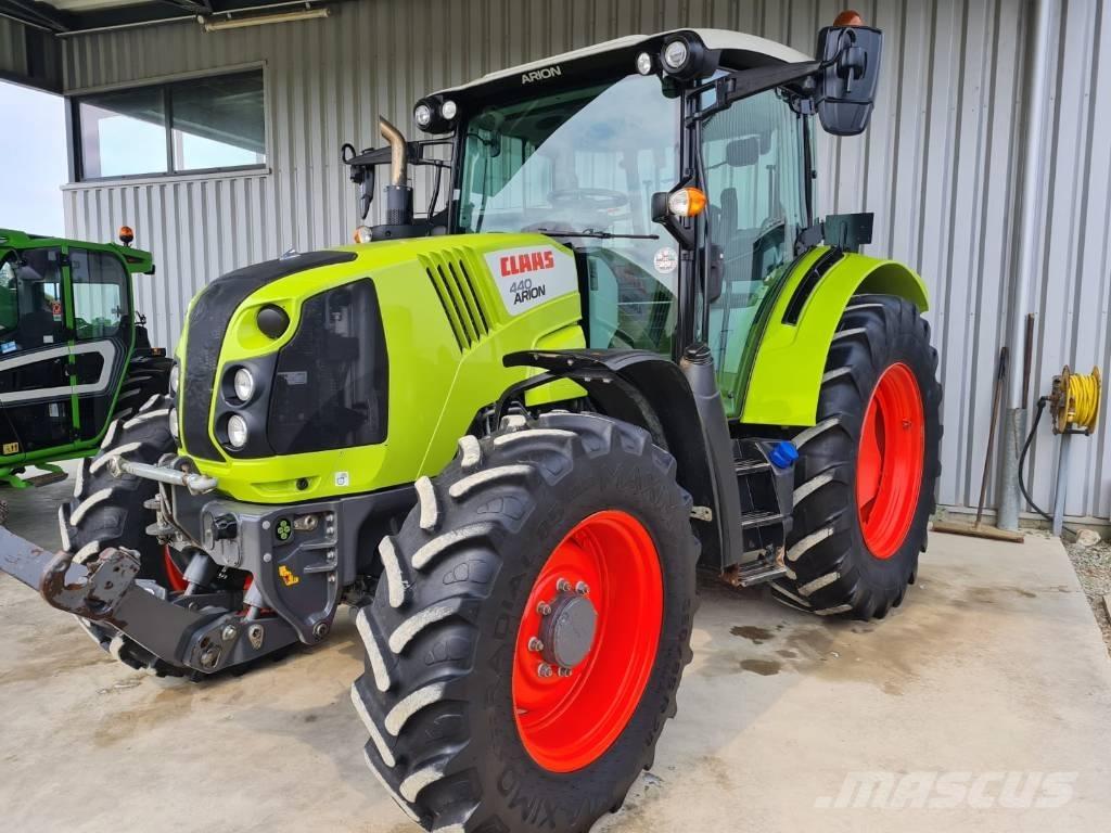 CLAAS Arion 440 CIS Traktorok