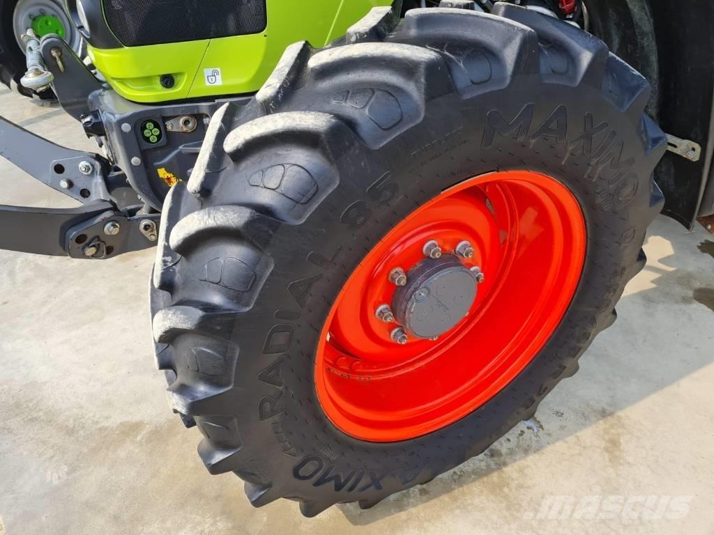 CLAAS Arion 440 CIS Traktorok