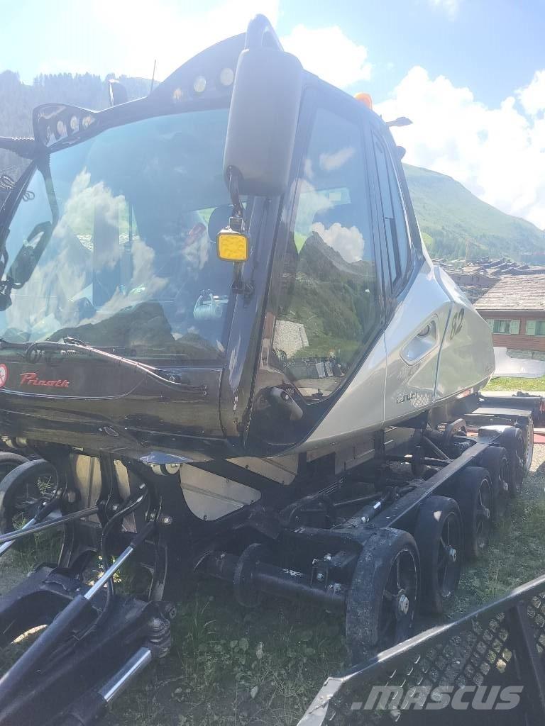 Prinoth New leitwolf Sípálya kezelő gépek