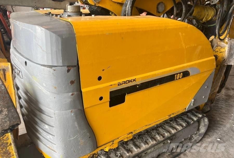 Brokk 180 Bontásra használt kotrók