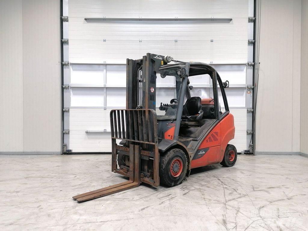 Linde H30T-02 Gázüzemű targoncák