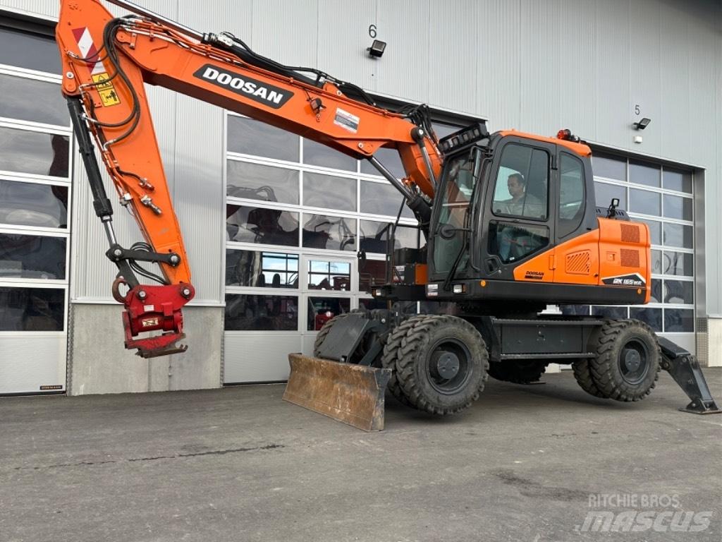Develon DX165WR-7 Gumikerekes kotrók