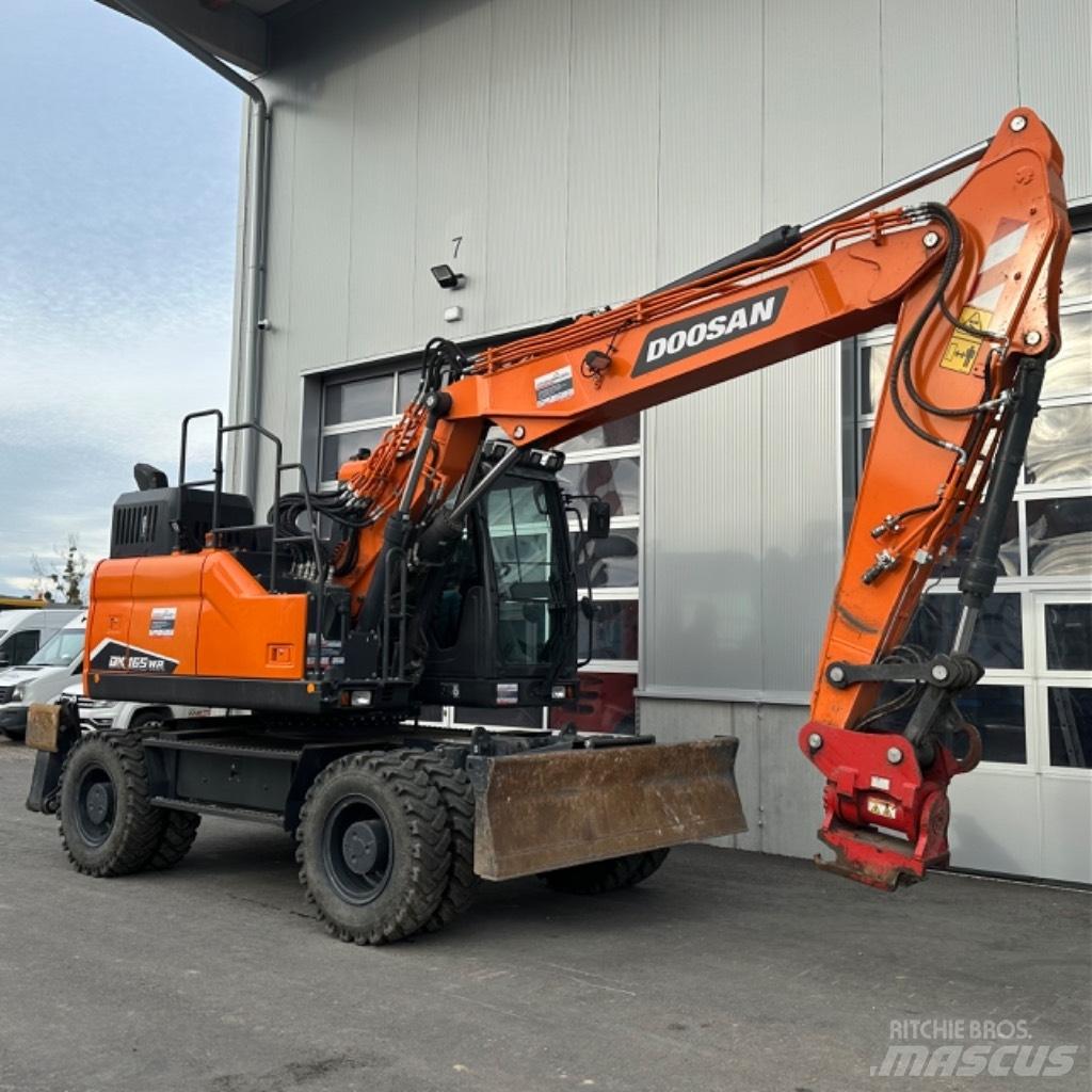 Develon DX165WR-7 Gumikerekes kotrók