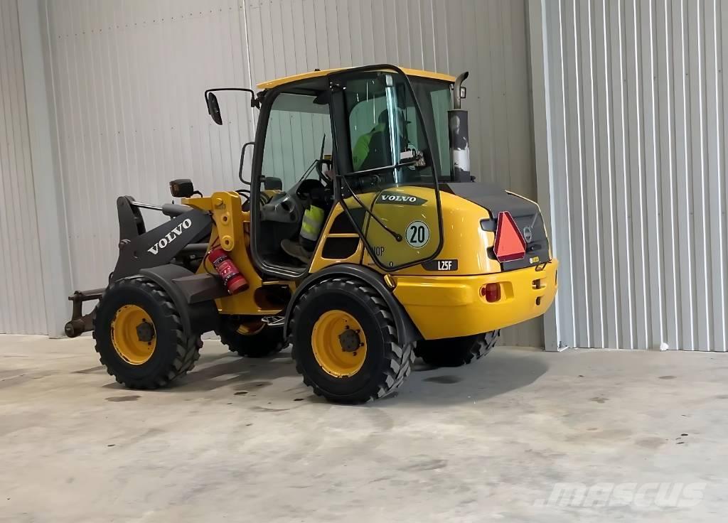 Volvo L 25 F Gumikerekes homlokrakodók