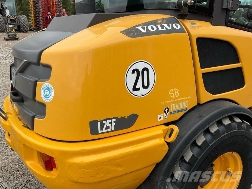 Volvo L 25 F Gumikerekes homlokrakodók