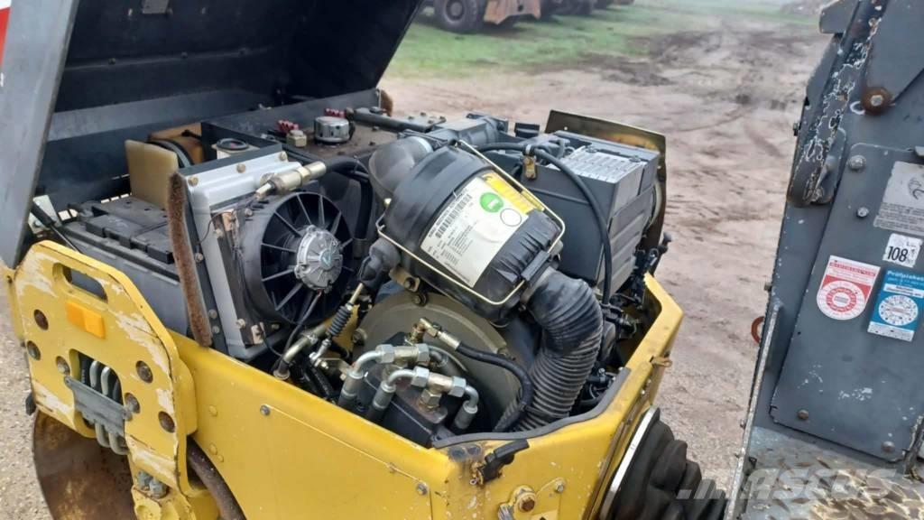 Bomag BW 100 AD-3 Ikerdobos hengerek