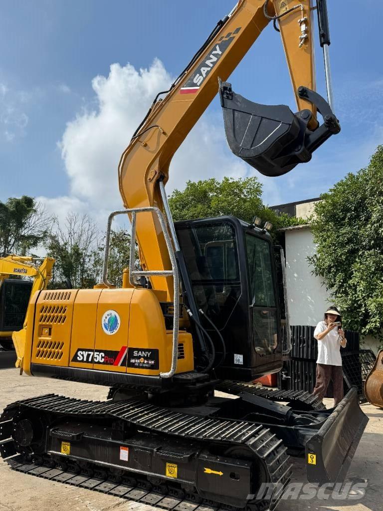 Sany SY75C Mini kotrók < 7t