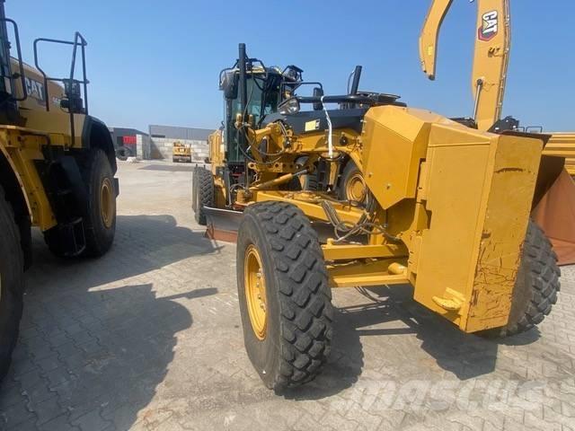 CAT 140M Gréderek